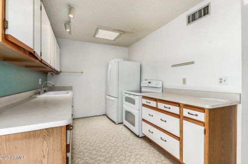 4400 15th Ave, Phoenix AZ 85015-4755 exterior