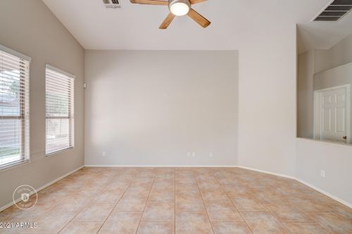 2715 Beautiful Ln, Phoenix AZ 85042-7073 exterior