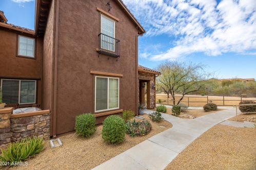 21824 39 St, Phoenix AZ 85050-4881 exterior