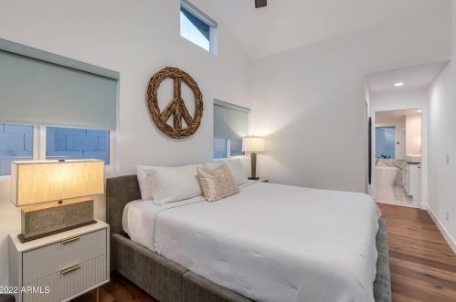 3822 32nd Pl, Phoenix AZ  85018-5001 exterior