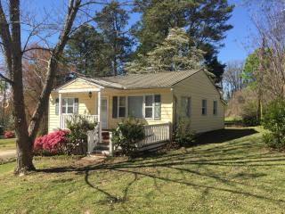 3360 Montcrest Dr, Birmingham AL  35210-3705 exterior