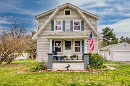 74 Ridgeway St, Montgomery, MA 01085-2747