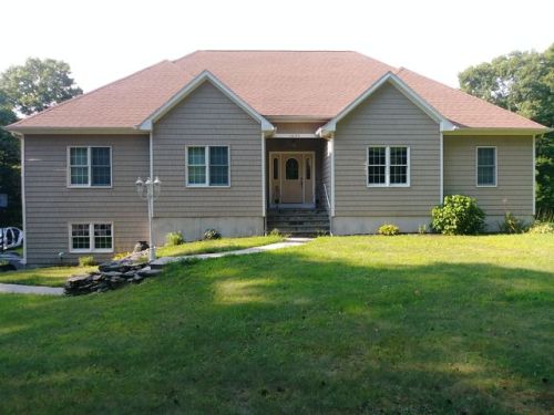 1650 Old Williams St, Dighton, MA 02715-1305