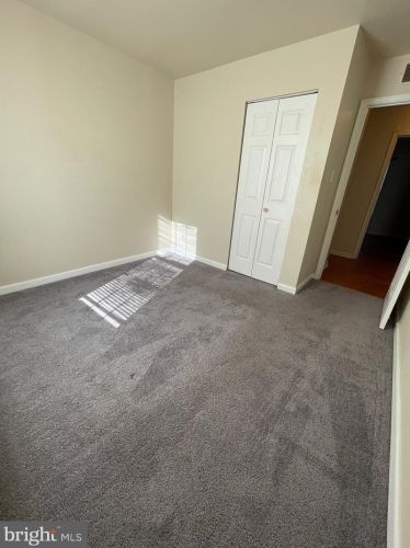 8 Coachlight Dr, Erial NJ 08081-5609 exterior