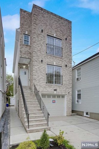 16 1st St, East Newark NJ  07029-0017 exterior