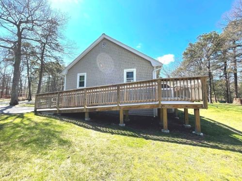 1 Grabau Dr, Plymouth MA  02360-7502 exterior