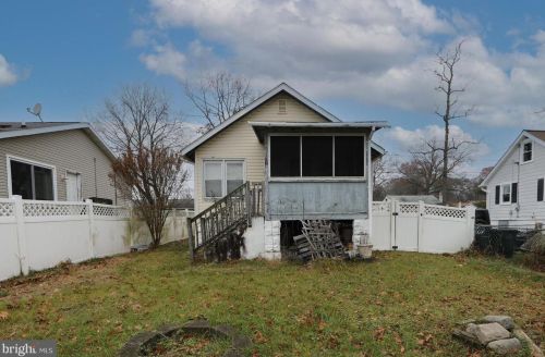 1909 Pt Pleasant Ave, West Deptford NJ 08096-4325 exterior