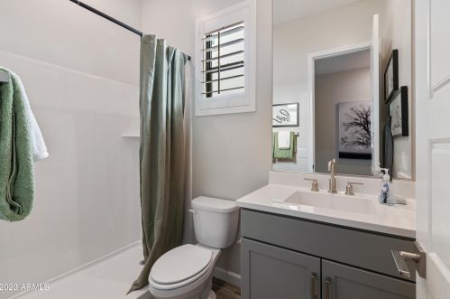 21926 61 St, Phoenix AZ 85035-1601 exterior