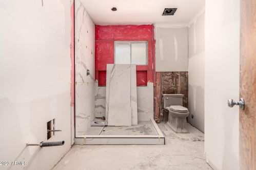 1332 Edgemont Ave, Phoenix AZ 85035-2212 exterior