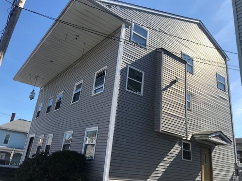 289 Bank St, Fall River, MA 02720-3142