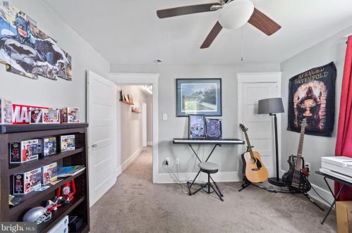 308 Colonial Ave, West Deptford NJ  08096-1010 exterior