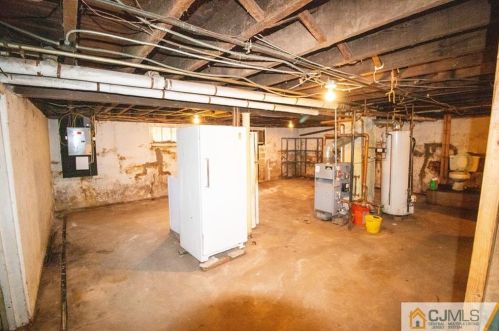 17 Grant Ave, Carteret NJ 07008-3105 exterior