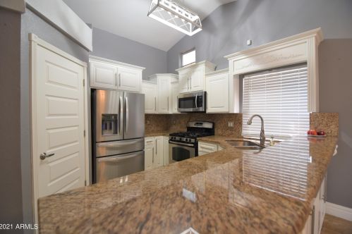 1932 Alta Vista Rd, Phoenix AZ 85041-5443 exterior