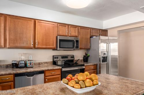 7750 Clarendon Ave, Phoenix AZ 85033-4023 exterior