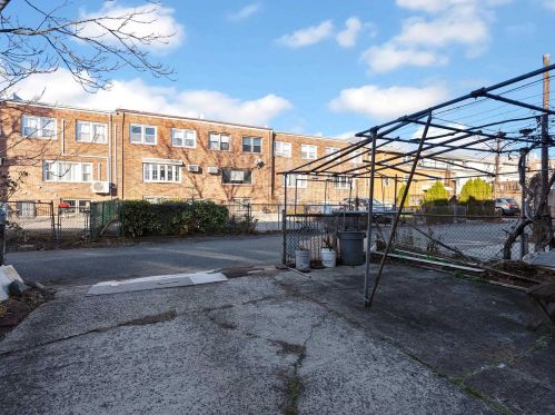 110 Sussex St, East Newark NJ 07029-2121 exterior