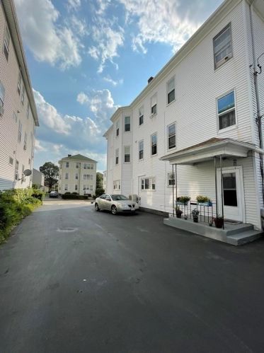 73 Harlem St, Worcester MA 01610-2161 exterior