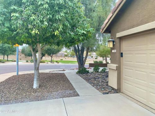 2712 Beautiful Ln, Phoenix AZ 85042-7073 exterior