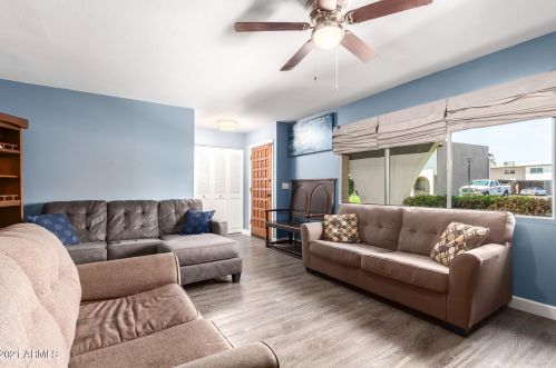 2858 Clarendon Ave, Phoenix AZ 85033-4117 exterior