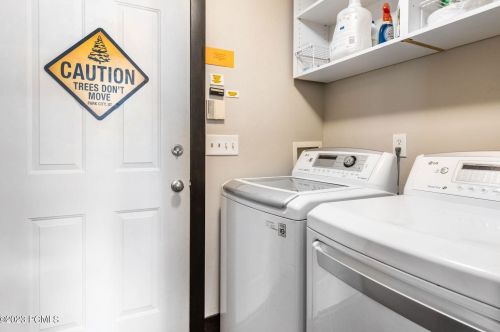 1390 Mdw Loop Rd, Park City UT 84098-5945 exterior