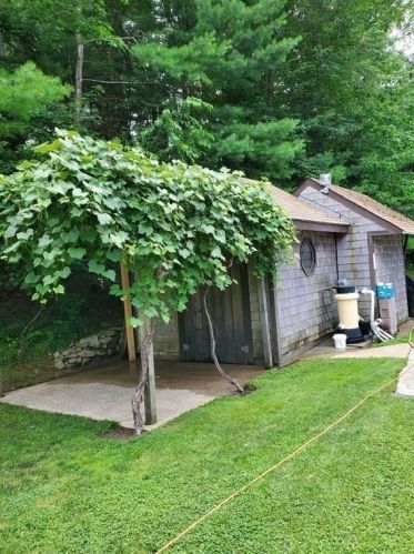 589 Vernon St, East Bridgewater MA 02324-2238 exterior