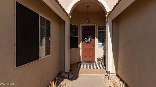 14015 33rd St, Phoenix AZ  85044-8715 exterior