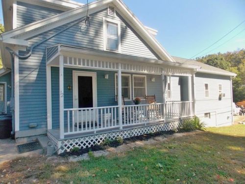 12 Hartung St, Methuen, MA 01844-5210