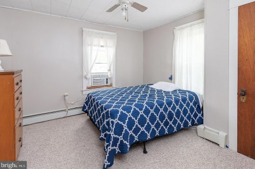 558 Billings Ave, West Deptford NJ 08066-1157 exterior