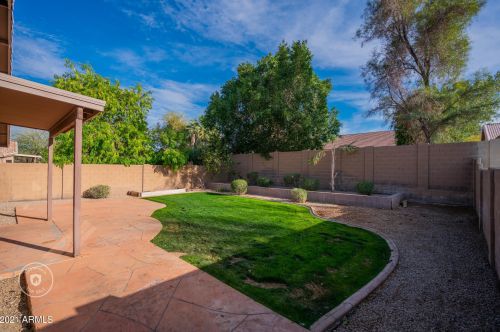 2715 Beautiful Ln, Phoenix AZ 85042-7073 exterior