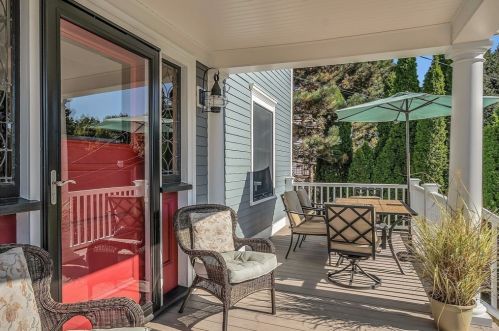 12 Baker Ave, Beverly MA 01915-3504 exterior