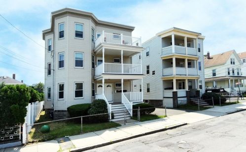 49 Highland Ave, Everett MA 02149-1434 exterior