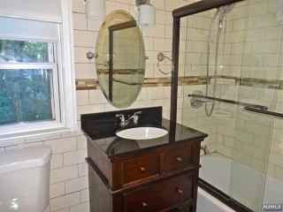 21 Sunset Ter, Tenafly NJ  07670-1456 exterior