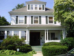 80 Prescott St, Newton, MA 02460-1719