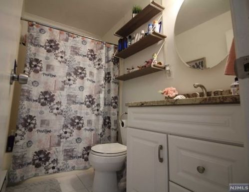 9 Montgomery St, Belleville NJ 07109-1305 exterior