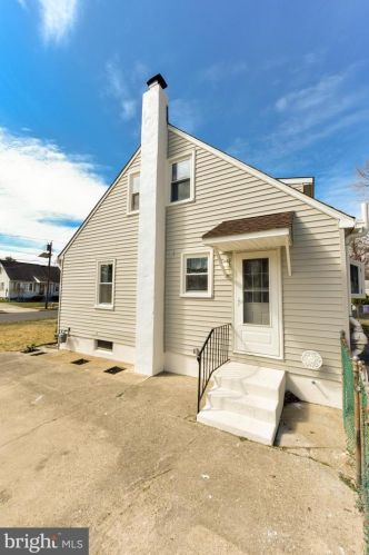 1102 Cumberland Ave, West Deptford NJ  08096-3041 exterior