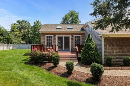 9 Independence Ln, Hingham MA exterior