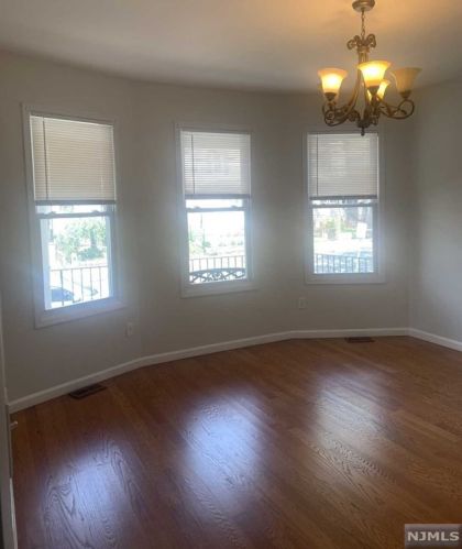 542 Davis Ave, Kearny NJ  07032-3627 exterior