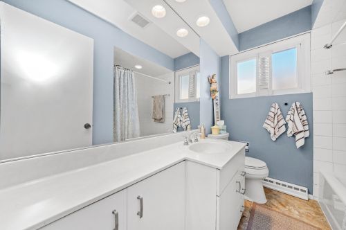 2738 Oak Park Ave, Forest View IL 60402-2535 exterior