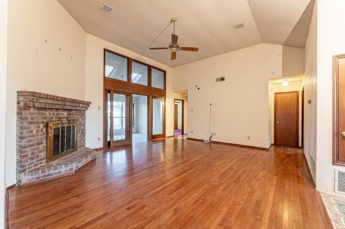 4829 Crestpoint Ln, Garland TX exterior