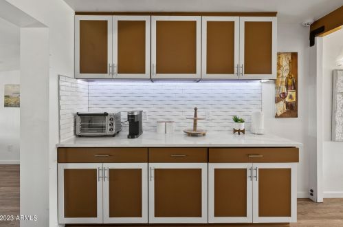 2152 Clarendon Ave, Phoenix AZ 85033-4120 exterior