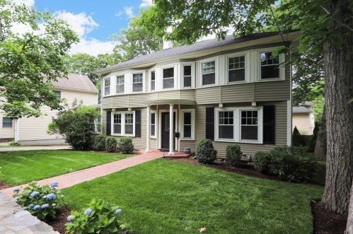 583 Chestnut St, Newton, MA 02468-1225