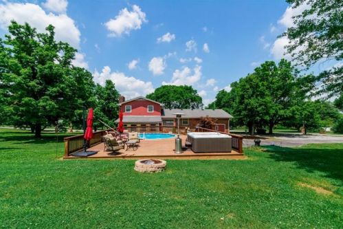 411 Nichols Cir, Gallatin, TN 37066-3828