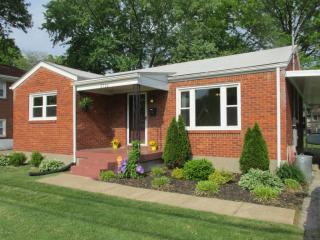 5713 Jeanine Dr, Louisville KY  40219-1501 exterior