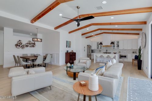 4013 49 Pl, Phoenix AZ 85018-2965 exterior