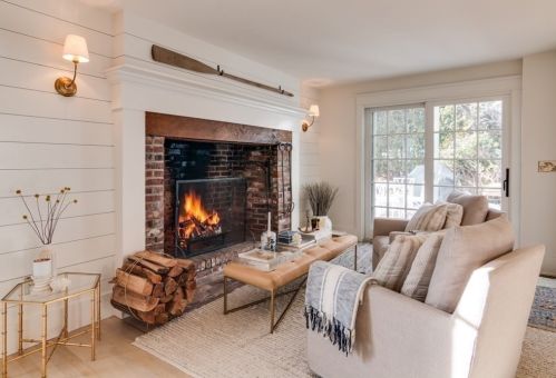 1 Normanstone Dr, Rockport MA  01966-1910 exterior