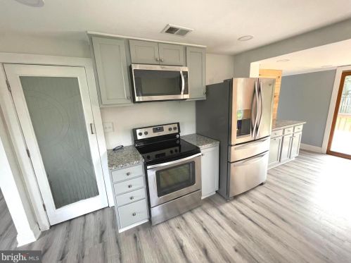 1105 John St, Shady Side MD  20764-9632 exterior