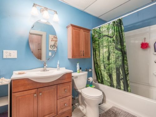 175 Middle Rd, New Bedford MA 02743-2016 exterior