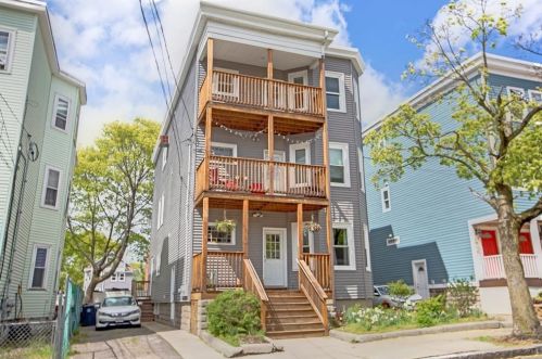 59 Pearl St, Everett MA 02149-1105 exterior