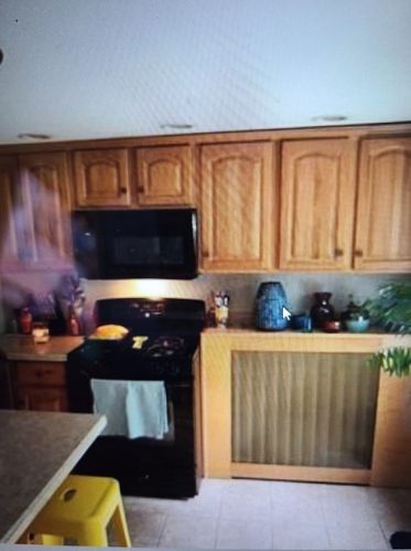 98 Commercial St, Weymouth MA 02189-1639 exterior