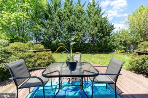 15 Sussex Dr, Carlisle PA 17013-4804 exterior