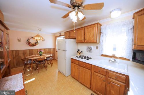 27 Jamaica Way, Trenton NJ 08610-1314 exterior